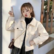 羊羔毛短外套裙子搭配什么裤子好看？__穿搭技巧