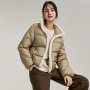 羽绒服女短外套搭配什么裤子好看？__穿搭技巧