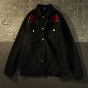 胸前一朵玫瑰花外套搭配什么裤子好看？__穿搭技