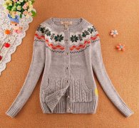 英伦风毛衣外套衣服搭配什么裤子好看？__穿搭技