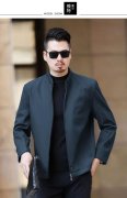 衣服专卖店男装外套搭配什么裤子好看？__穿搭技