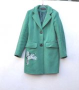 衣服蓝色绿色外套搭配什么裤子好看？__穿搭技巧