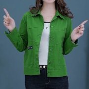 装库绿色外套衣领很小搭配什么裤子好看？__穿搭