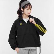 运动休闲女装外套搭配什么裤子好看？__穿搭技巧