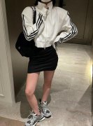 运动包臀裙外套裤子搭配什么裤子好看？__穿搭技