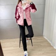 运动外套陪裤子女搭配什么裤子好看？__穿搭技巧