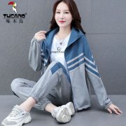 运动服套装女外套搭配什么裤子好看？__穿搭技巧