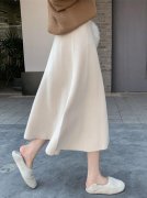 针织半身裙子外套搭配什么裤子好看？__穿搭技巧