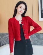 针织外套短款开衫裤子搭配什么裤子好看？__穿搭