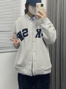 针织棒球外套搭配什么裤子好看？__穿搭技巧__图