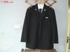 针织男式外套海关编码搭配什么裤子好看？__穿搭