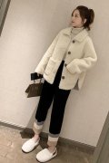针织短外套裤子搭配什么裤子好看？__穿搭技巧
