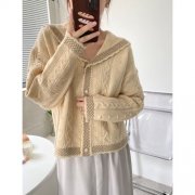 针织衫外套开衫女文章搭配什么裤子好看？__穿搭