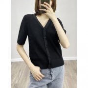 针织衫外套短袖搭配什么裤子好看？__穿搭技巧