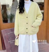 针织衫应该外套搭配什么裤子好看？__穿搭技巧