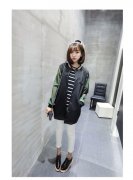 长款t恤棒球服外套搭配什么裤子好看？__穿搭技