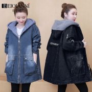 长款冬季牛仔外套内搭配什么裤子好看？__穿搭技