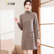 长款女士羊毛衫外套搭配什么裤子好看？__穿搭技