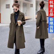 长款春秋装外套女搭配什么裤子好看？__穿搭技巧