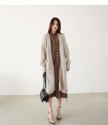 长款毛衣裙大衣外套搭配什么裤子好看？__穿搭技