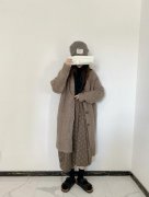 长款毛衣长款外套搭配什么裤子好看？__穿搭技巧