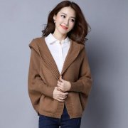 长毛衣短外套照片搭配什么裤子好看？__穿搭技巧