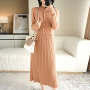 长袖针织连衣裙外套搭配什么裤子好看？__穿搭技