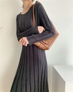 长裙加毛衣外套鞋子搭配什么裤子好看？__穿搭技
