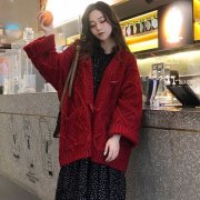 长针织开衫外套搭配什么裤子好看？__穿搭技巧