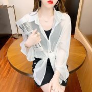 雪纺女衬衫穿外套搭配什么裤子好看？__穿搭技巧
