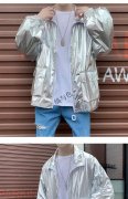 颜色衣服银色外套搭配什么裤子好看？__穿搭技巧