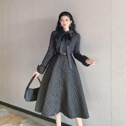 鱼尾长裙外套搭配什么裤子好看？__穿搭技巧__图